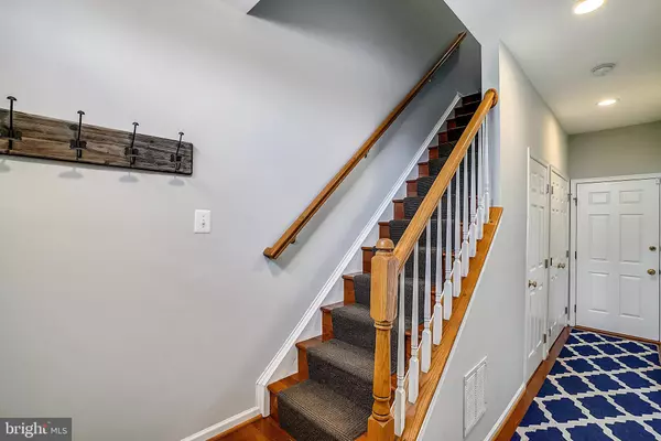 Chantilly, VA 20152,25309 CROSSFIELD DR