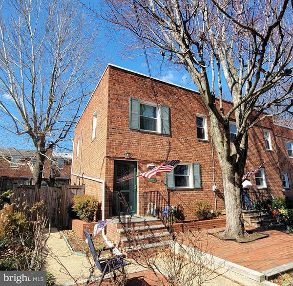 2938 LANDOVER ST, Alexandria, VA 22305