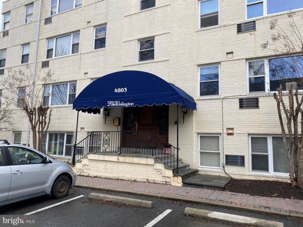 4803 WELLINGTON DR #1, Chevy Chase, MD 20815