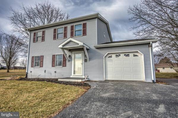 55 CIRCLE DR, Reinholds, PA 17569