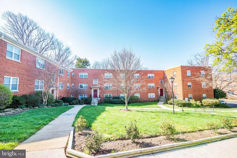 5214 8TH RD S #2, Arlington, VA 22204