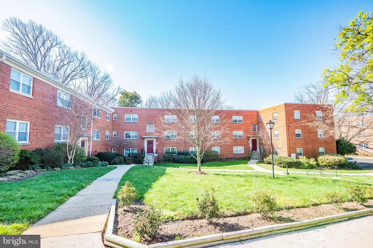 Arlington, VA 22204,5214 8TH RD S #2