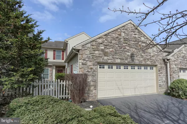 2276 SOUTHPOINT DR, Hummelstown, PA 17036