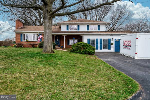 232 SHEFFIELD DR, Dallastown, PA 17313