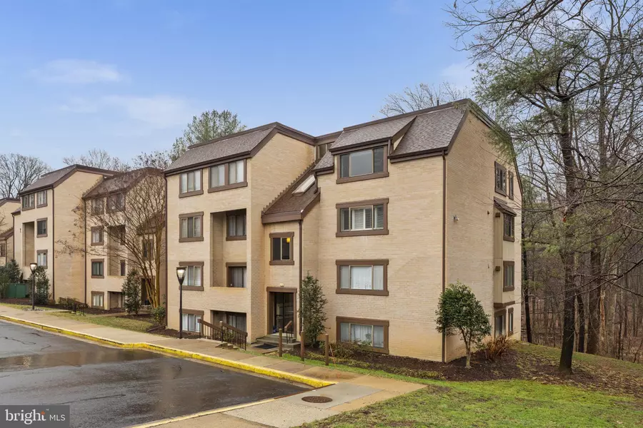 1675 PARKCREST CIR #401, Reston, VA 20190