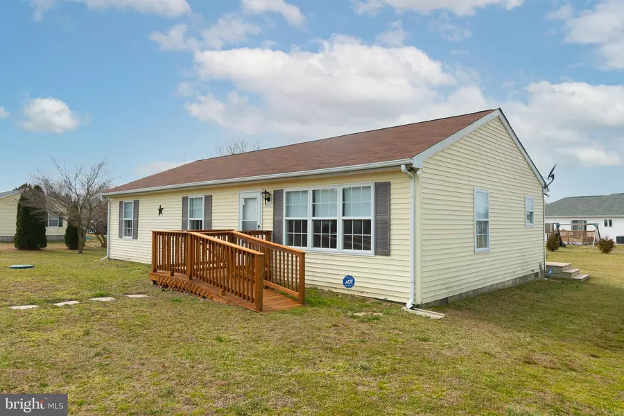 18530 OAK RD, Bridgeville, DE 19933