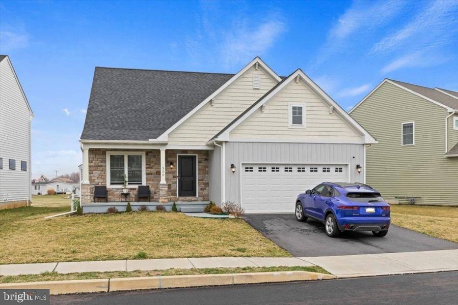 300 JARED WAY, New Holland, PA 17557