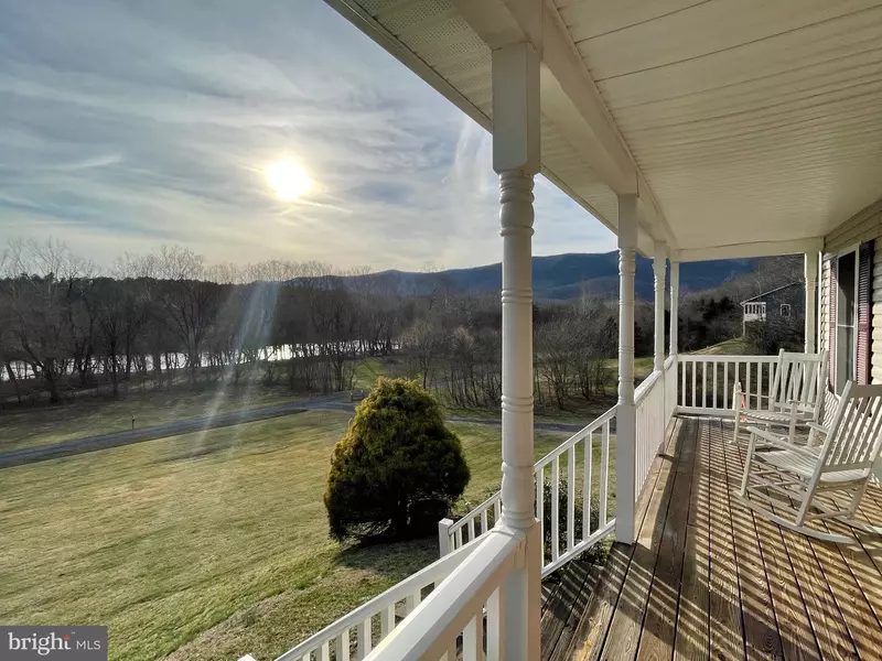 998 CANOE RIVER DR, Rileyville, VA 22650