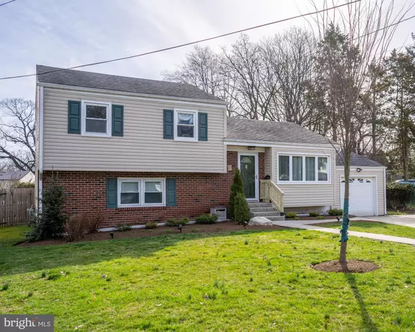 8 PECK AVE, Ewing, NJ 08618