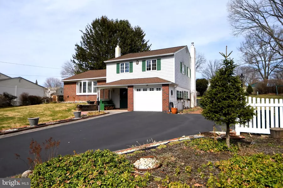 71 NORTH DR, Holland, PA 18966