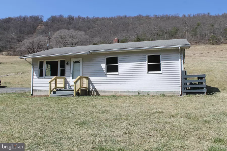 16 HIGH APPLE MOUNTAIN RD, Romney, WV 26757