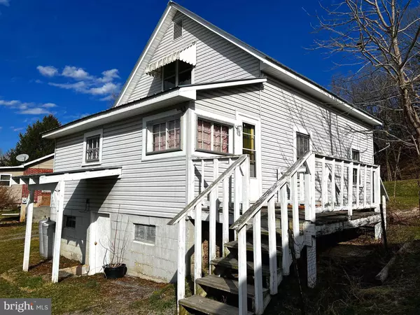 504 WINCHESTER AVE, Moorefield, WV 26836