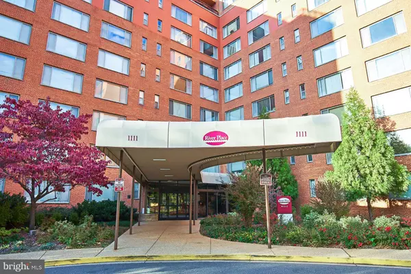 Arlington, VA 22209,1111 ARLINGTON BLVD #745