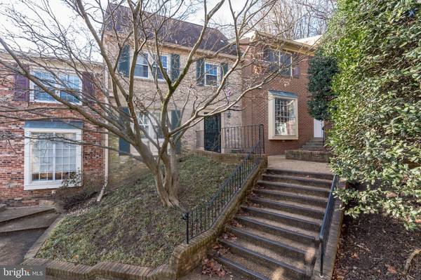 618 N ARMISTEAD ST, Alexandria, VA 22312