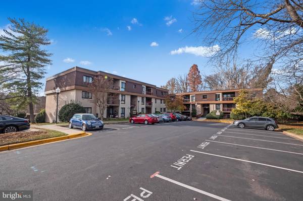 12730 VEIRS MILL RD #25-303, Rockville, MD 20853