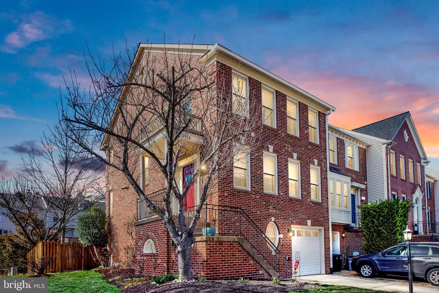 7418 HEATHERFIELD LN, Alexandria, VA 22315