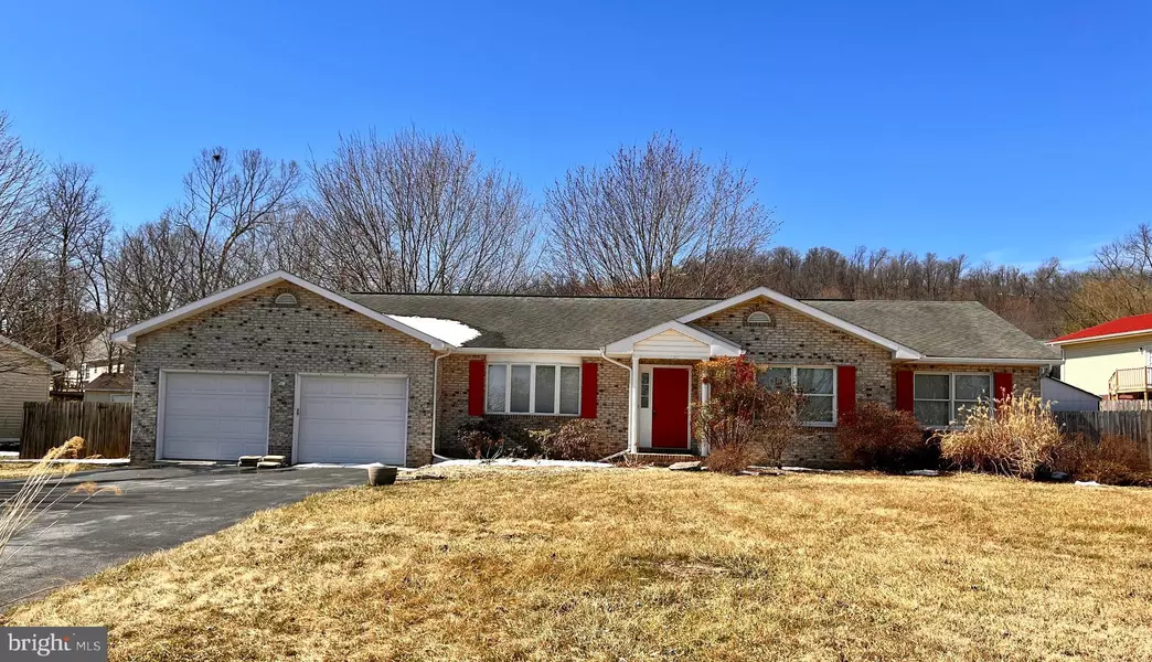 172 FORT HILL FARM DR, Hedgesville, WV 25427