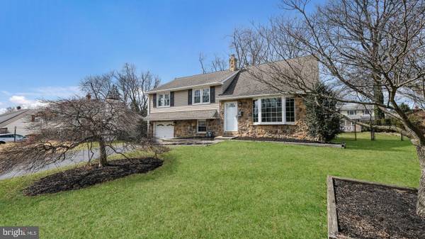 25 COBBLESTONE LN, Aston, PA 19014