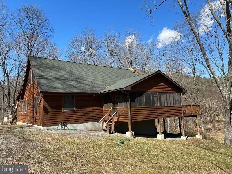 484 AMBERWOOD LN, Great Cacapon, WV 25422