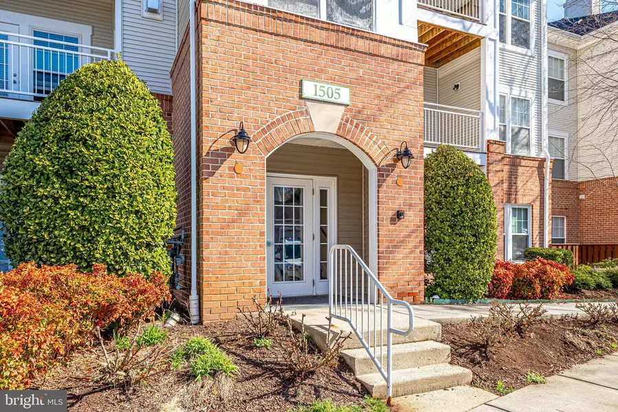 1505 N POINT DR #1, Reston, VA 20194