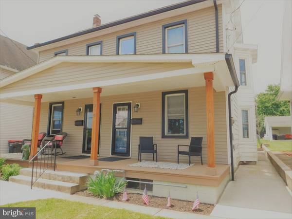 210 S 9TH ST, Lehighton, PA 18235