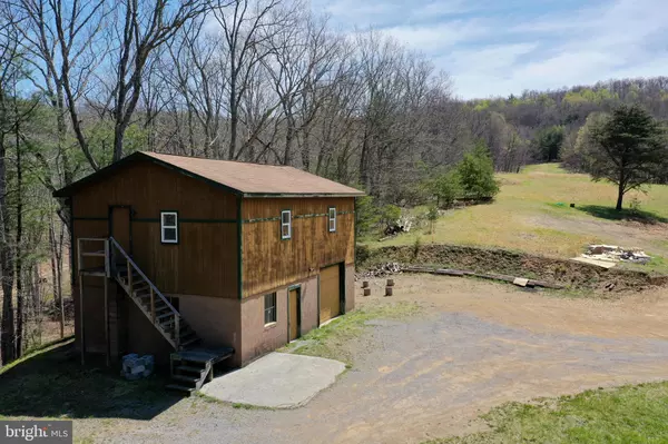 Great Cacapon, WV 25422,9225 CACAPON RD