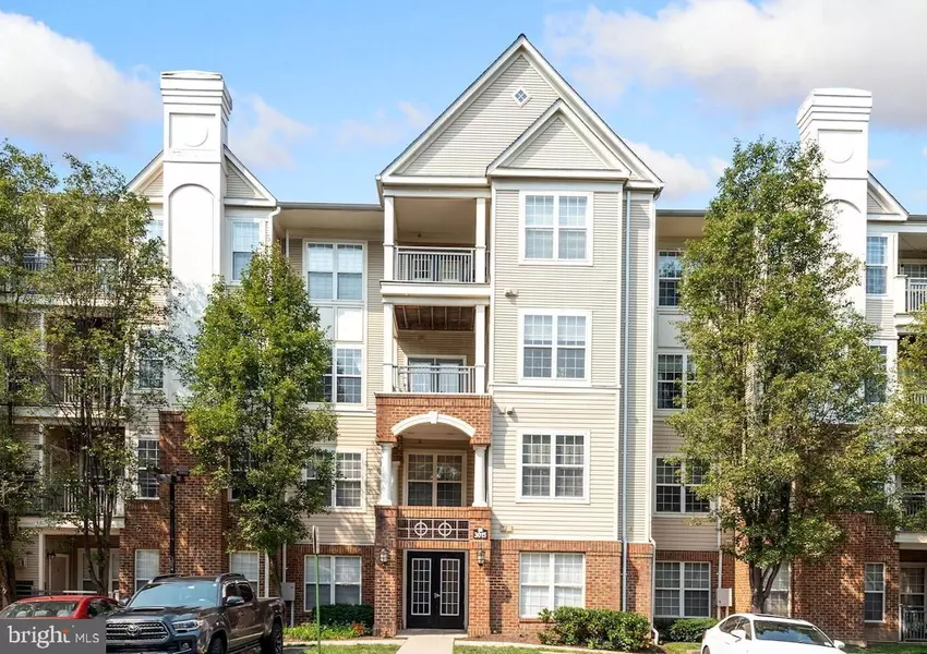 3015 NICOSH CIR #2310, Falls Church, VA 22042