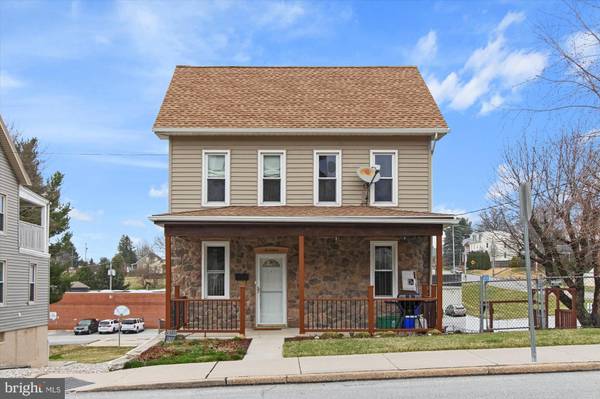 17 E BROAD ST, Dallastown, PA 17313