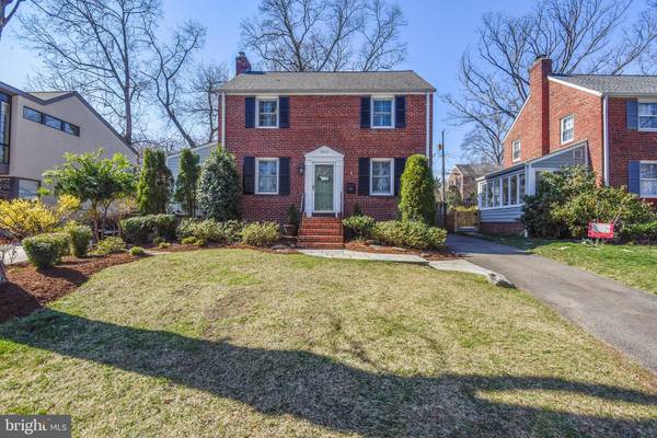 1512 CRESTWOOD DR, Alexandria, VA 22302