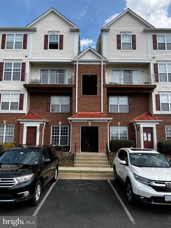 2499 ANGELINE DR #303, Herndon, VA 20171