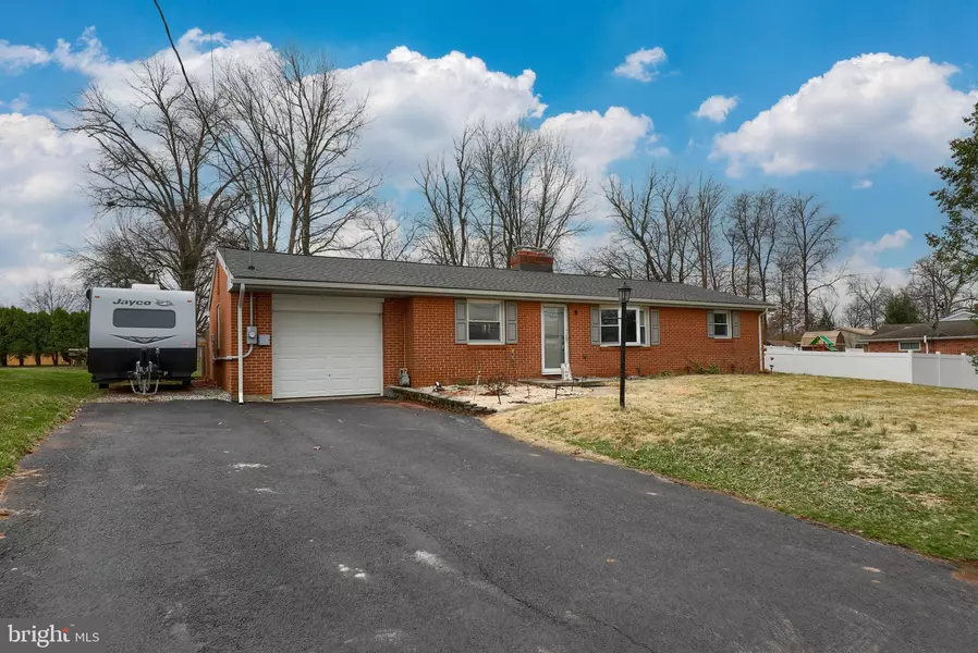 1862 CHURCH RD, York, PA 17408