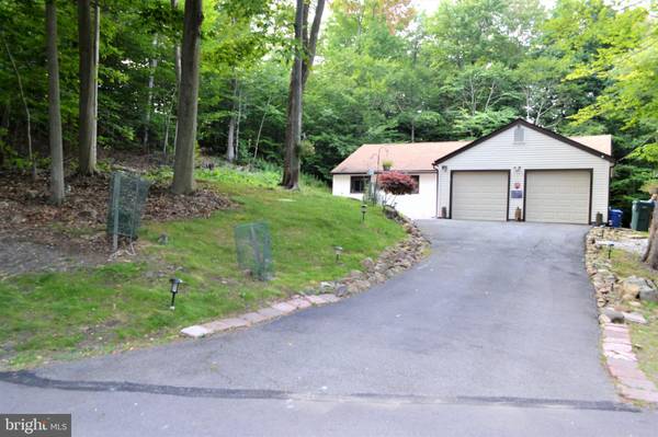 9386 FAIRMOUNT WAY, Tobyhanna, PA 18466