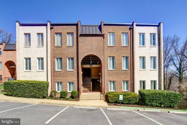 5025 7TH RD S #102, Arlington, VA 22204