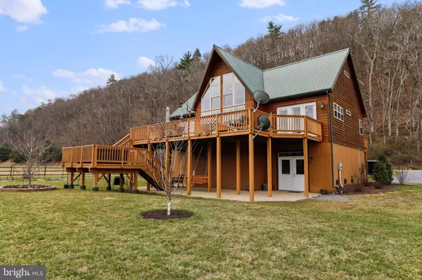 131 DEER MEADOW RD, Paw Paw, WV 25434