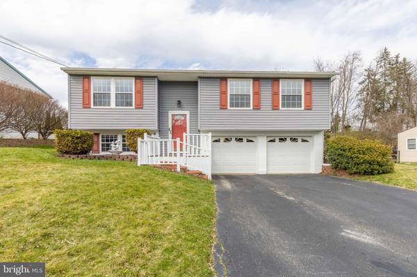 9589 LAUREL AVE, North Huntingdon, PA 15642