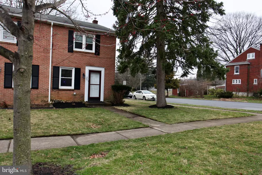 869 FOUNTAIN AVE, Lancaster, PA 17601