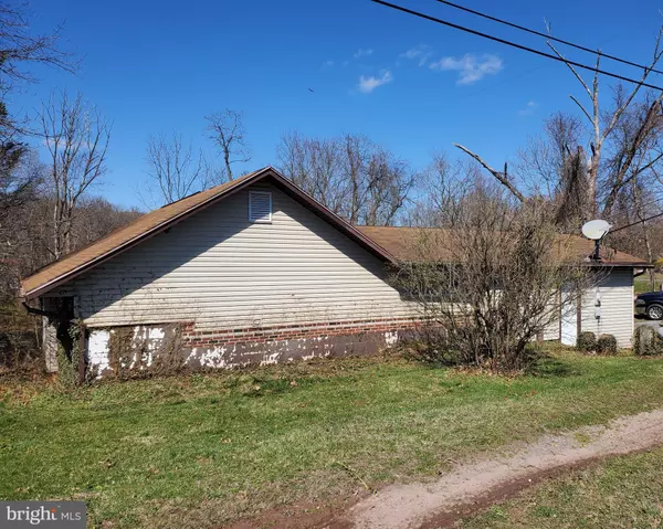 1101 WATER GAP LN, Dauphin, PA 17018