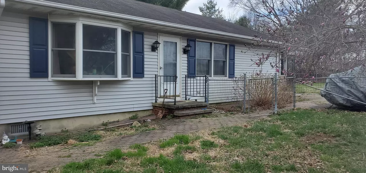 11 DEER RUN DR, Newark, DE 19702