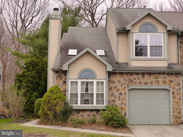 32 KETTLEBROOK DR, Mount Laurel, NJ 08054