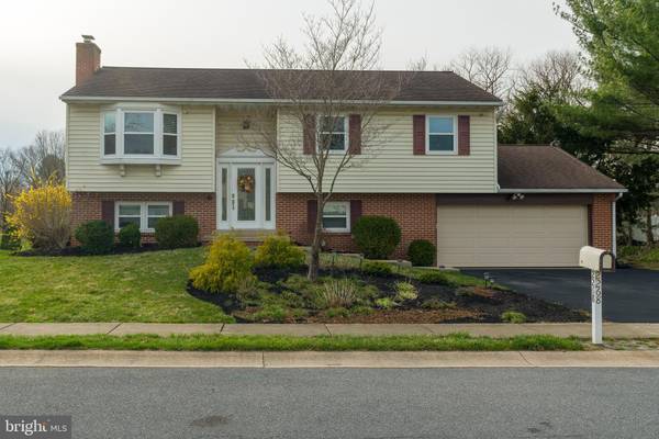 2268 BOB WHITE LN, Lancaster, PA 17601