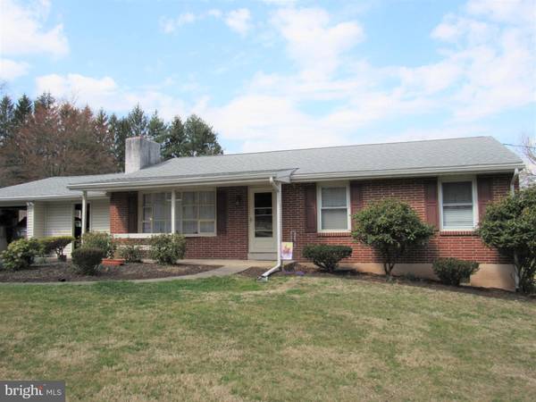 102 CENTER RD, Douglassville, PA 19518