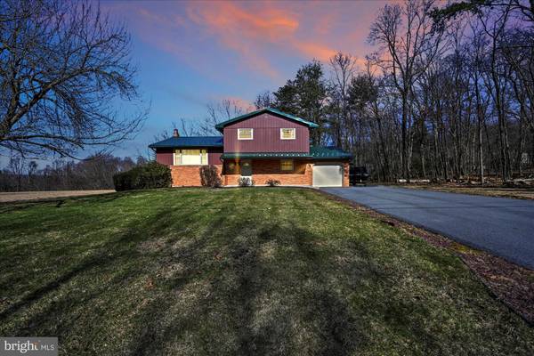 352 PAWNEE DR, Auburn, PA 17922