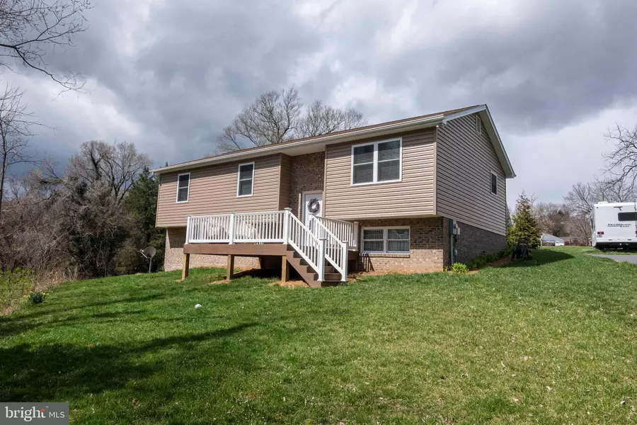 326 S MUHLENBERG ST, Woodstock, VA 22664