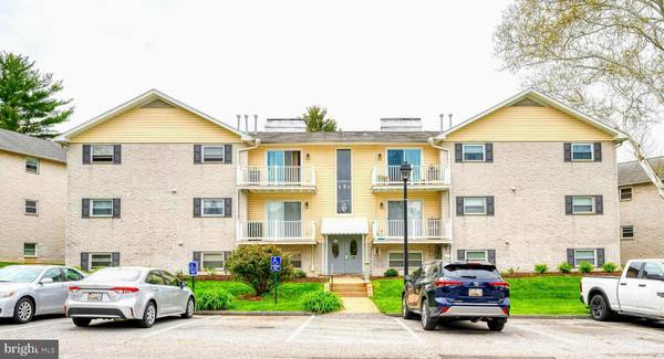 6 WARREN LODGE CT #1B, Cockeysville, MD 21030