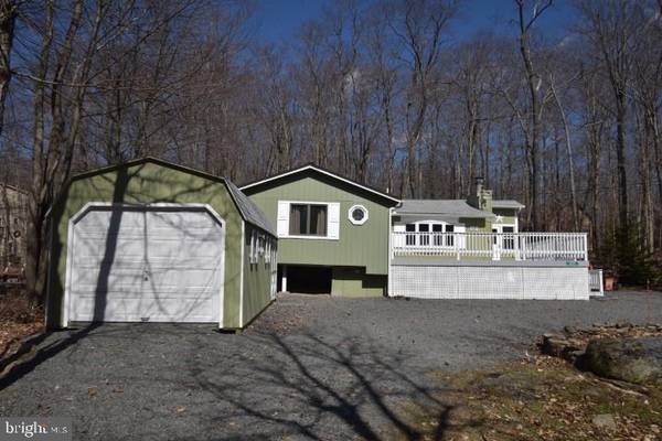 3157 OGONTZ DR, Pocono Lake, PA 18347