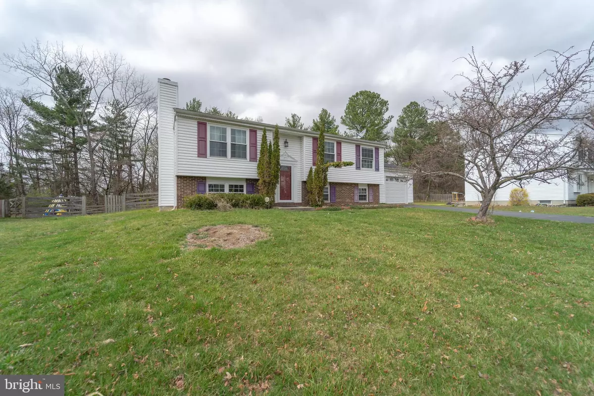 Sterling, VA 20164,121 TAMARACK CT