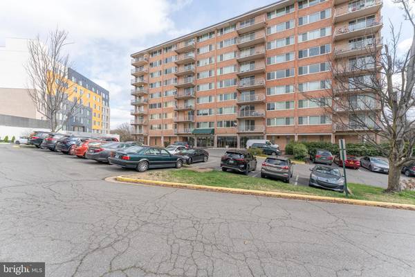 4520 KING ST #502, Alexandria, VA 22302