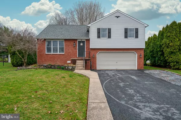 71 ANDREW AVE, Ephrata, PA 17522