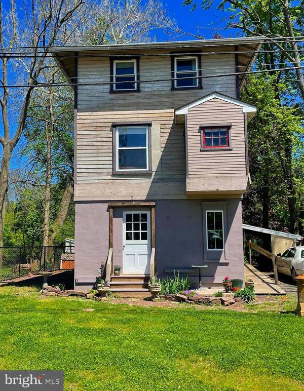 36 E 1ST AVE, Collegeville, PA 19426