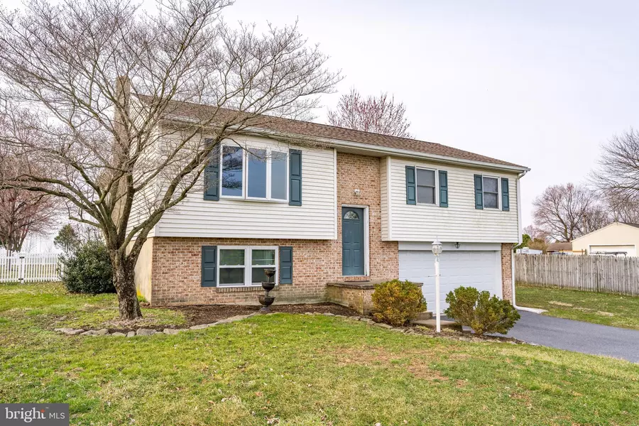 778 W NEWPORT RD, Lititz, PA 17543